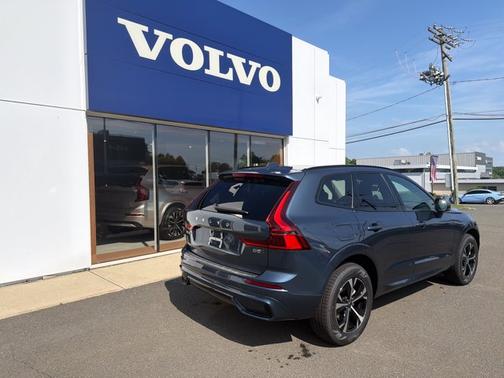 2026 Volvo XC60 Core