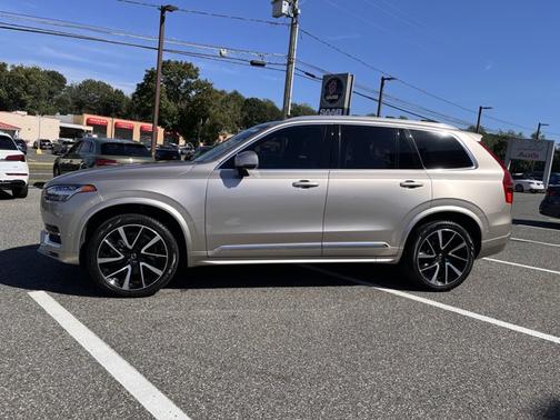 2024 Volvo XC90 Plus Bright Theme