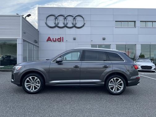 2025 Audi Q7 Premium