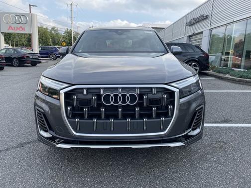 2025 Audi Q7 Premium