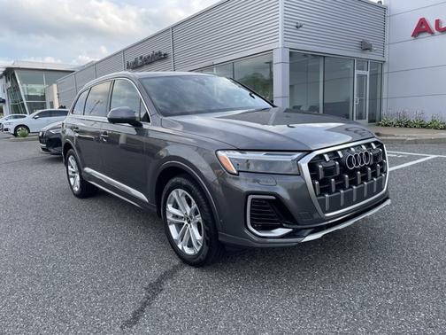2025 Audi Q7 Premium