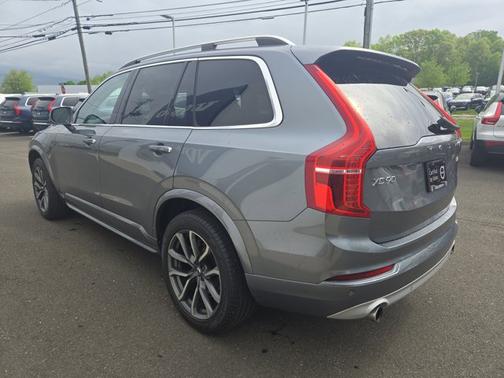 2019 Volvo XC90 T5 Momentum