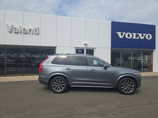 2019 Volvo XC90 T5 Momentum