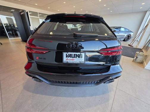 2026 Audi RS 6 Avant performance