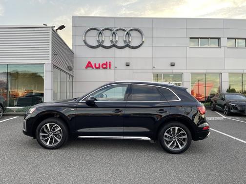 2022 Audi Q5 S line Prestige
