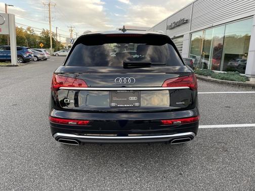 2022 Audi Q5 S line Prestige