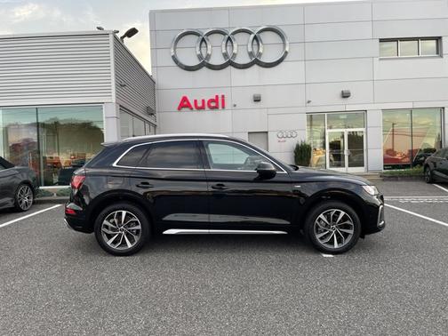 2022 Audi Q5 S line Prestige