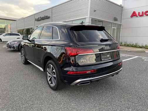 2022 Audi Q5 S line Prestige