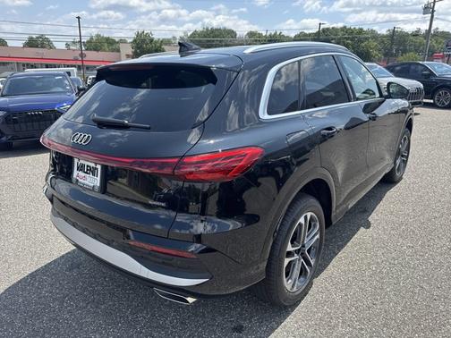 2025 Audi Q5 Premium Plus