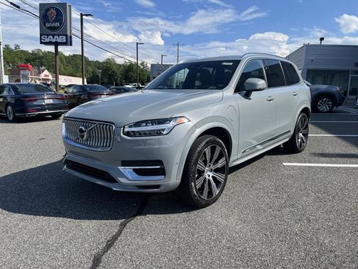 2024 Volvo XC90 Recharge Plug-In Hybrid Ultimate Bright Theme