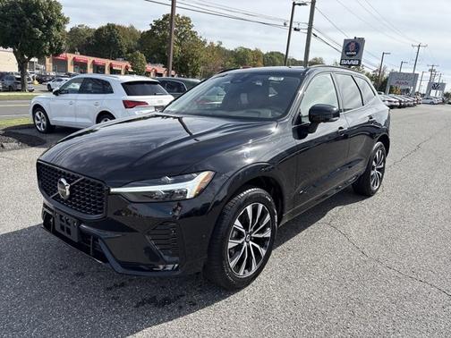 2025 Volvo XC60 Plus