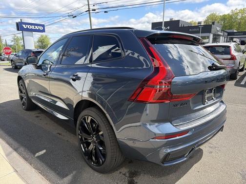 Denim Blue Metallic 2026 Volvo XC60 Plug-In Hybrid Ultra Black Edition