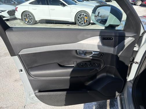 2025 Volvo XC90 Core