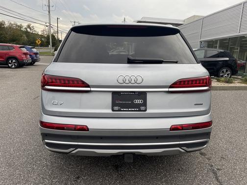 2023 Audi Q7 Premium