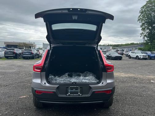 2026 Volvo XC40 Plus