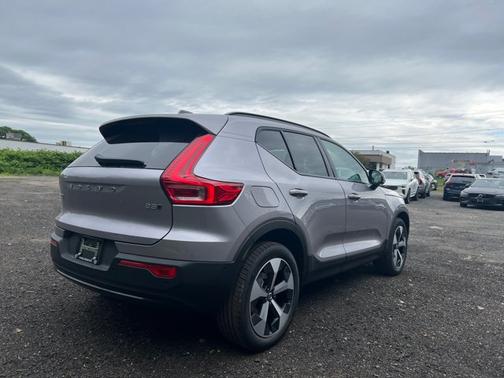 2026 Volvo XC40 Plus