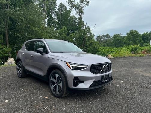 2026 Volvo XC40 Plus