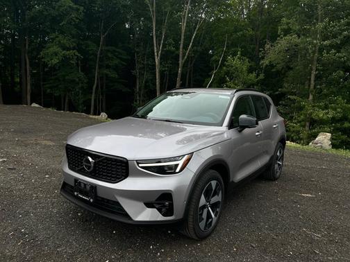 2026 Volvo XC40 Plus