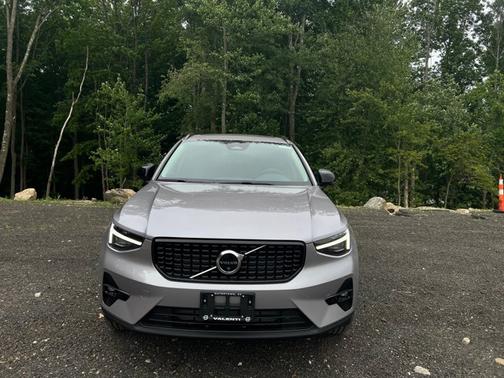 2026 Volvo XC40 Plus