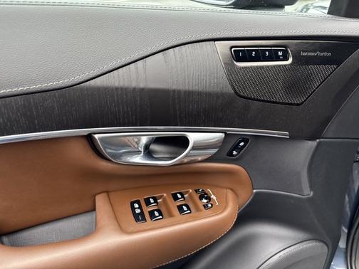 2022 Volvo XC90 Inscription