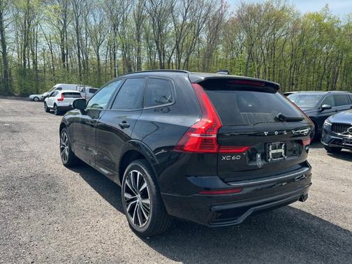2025 Volvo XC60 Plus