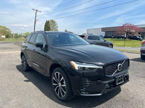 2025 Volvo XC60 Plus