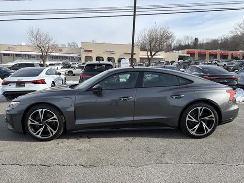 2023 Audi e-tron GT Premium Plus