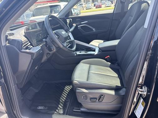 MYTHOS BLACK 2025 Audi Q5 Premium Plus
