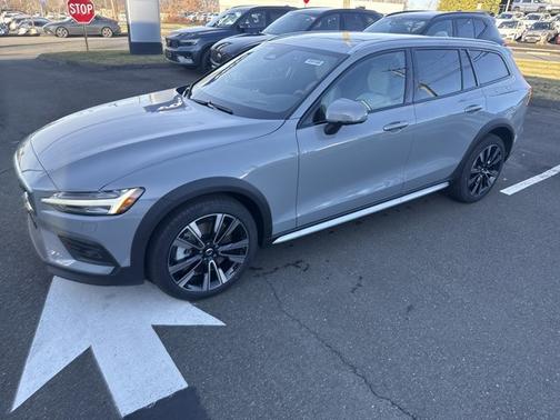 2026 Volvo V60 Cross Country Ultra