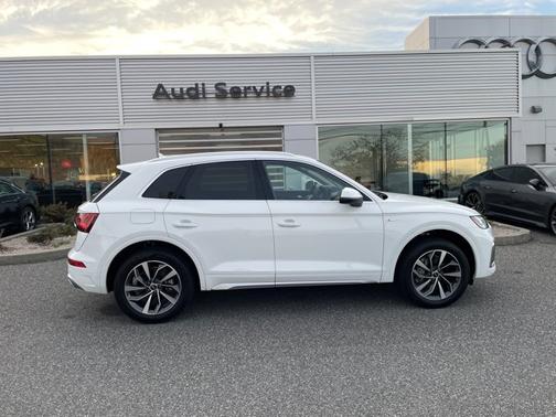 2023 Audi Q5 S line Premium Plus