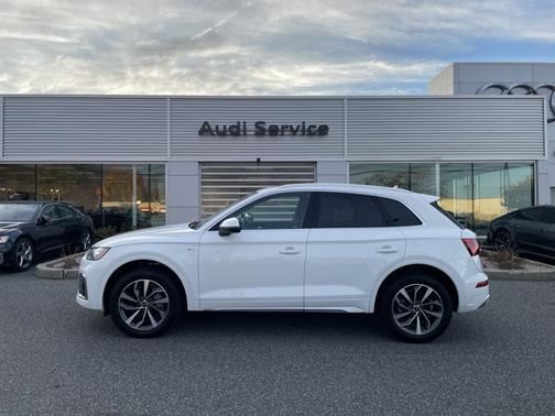 2023 Audi Q5 S line Premium Plus