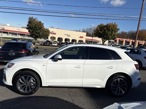 2023 Audi Q5 S line Premium Plus