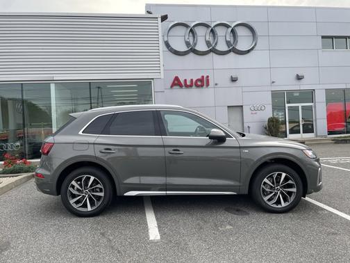 2023 Audi Q5 S line Premium Plus