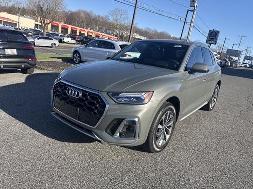2023 Audi Q5 S line Premium Plus
