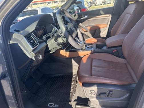 2023 Audi Q5 S line Premium Plus