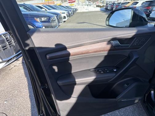 2023 Audi Q5 S line Premium Plus