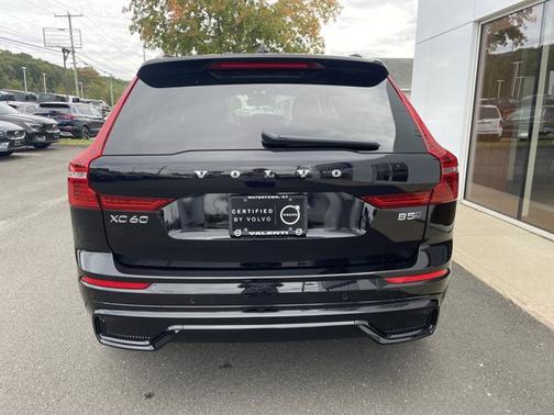 2025 Volvo XC60 Plus