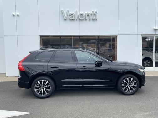 2025 Volvo XC60 Plus
