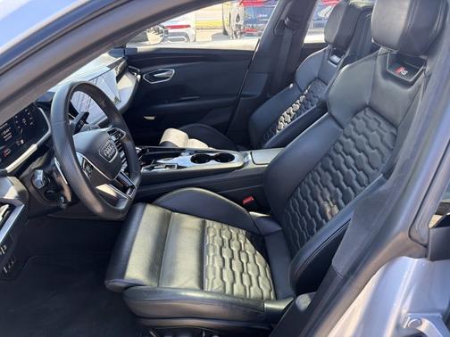 FLORETT SILVER 2024 Audi RS e-tron GT 4DR QTRO