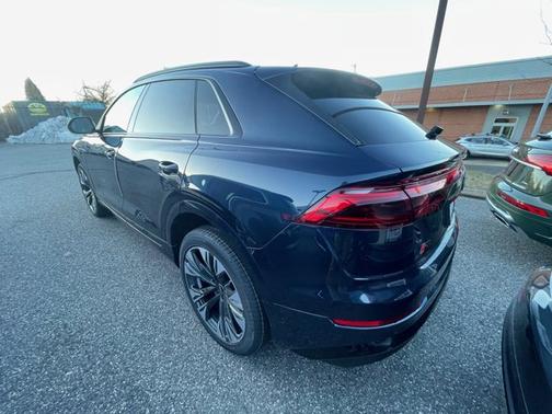 2025 Audi Q8 Premium Plus