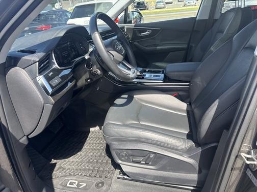 SAMURI GRAY 2023 Audi Q7 Premium Plus
