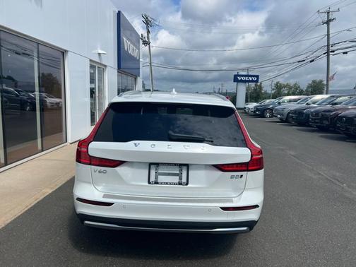 2026 Volvo V60 Cross Country Ultra
