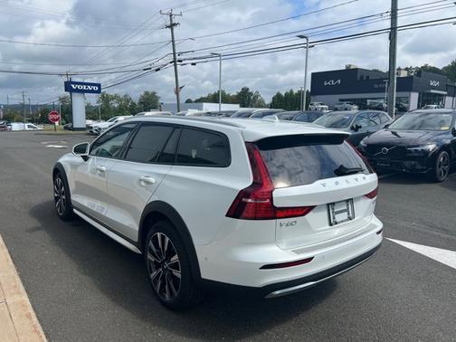 2026 Volvo V60 Cross Country Ultra