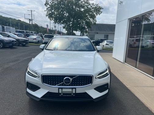 2026 Volvo V60 Cross Country Ultra