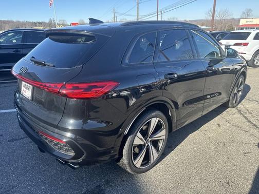 2025 Audi SQ5 Premium Plus