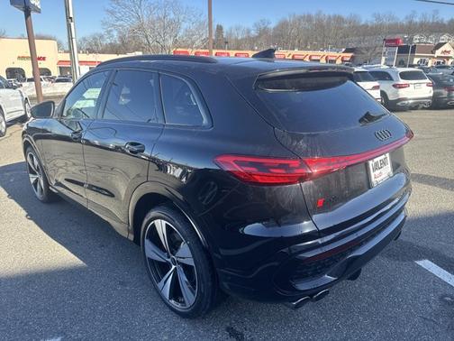 2025 Audi SQ5 Premium Plus