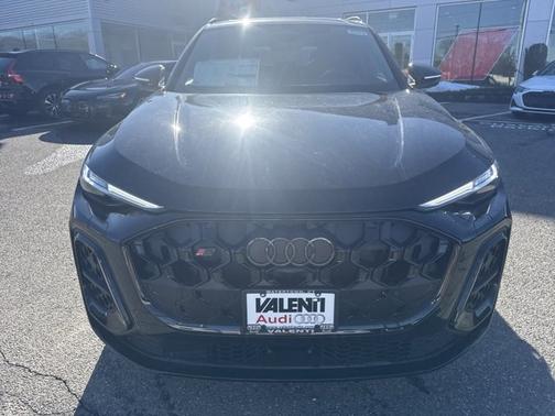 2025 Audi SQ5 Premium Plus