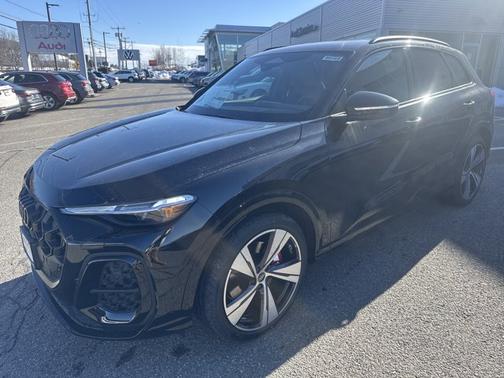 2025 Audi SQ5 Premium Plus