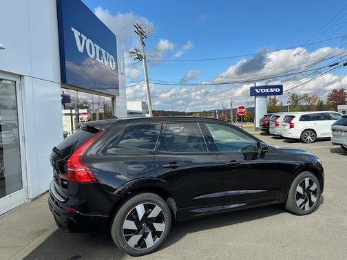 2025 Volvo XC60 Plug-In Hybrid Plus