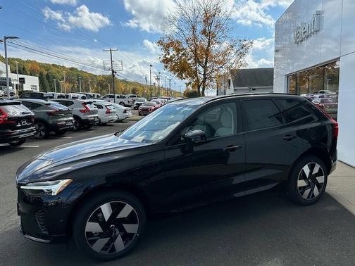 2025 Volvo XC60 Plug-In Hybrid Plus
